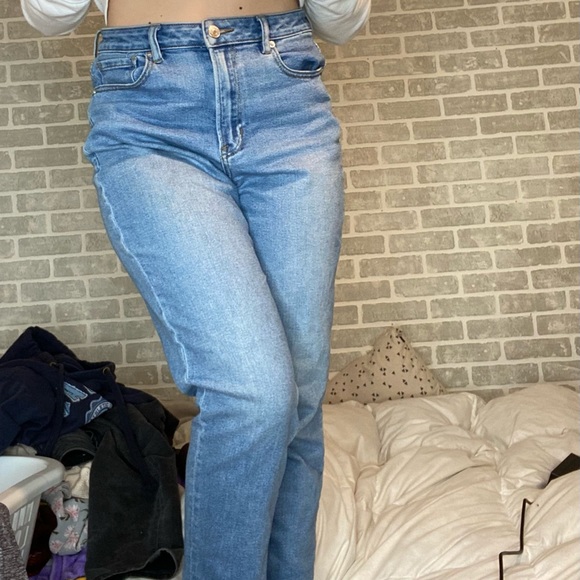 High-Waisted Mom Jeans - Picture 1 of 3